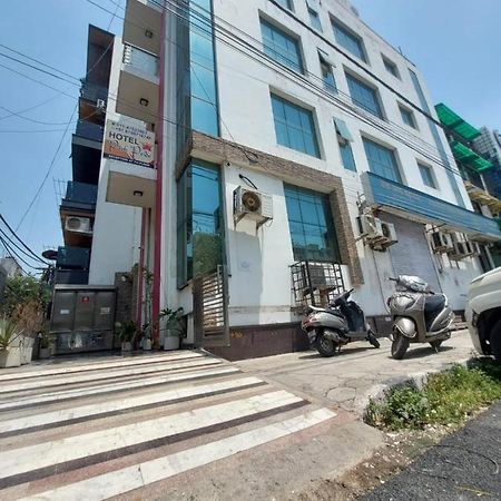 Hotel Park Pride Pitampura New Delhi, Couple Friendly Eksteriør billede