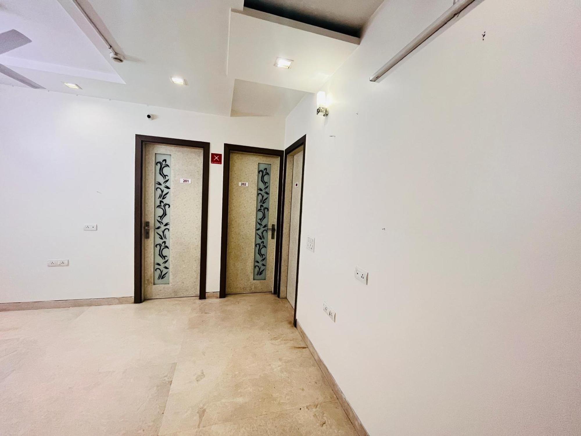 Hotel Park Pride Pitampura New Delhi, Couple Friendly Eksteriør billede