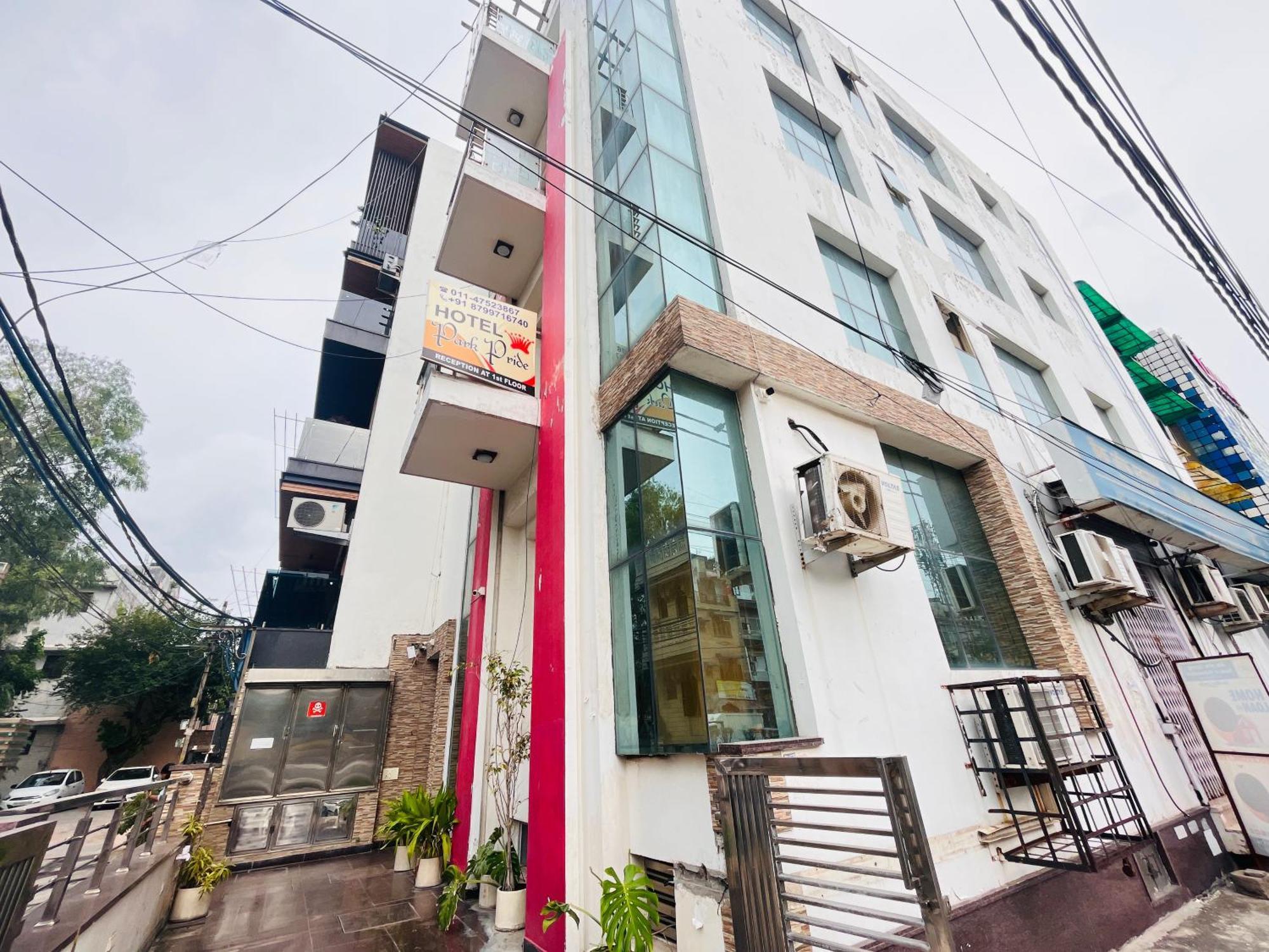 Hotel Park Pride Pitampura New Delhi, Couple Friendly Eksteriør billede